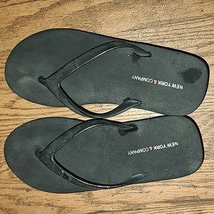 New York & Company wedge thong sandals black size 7